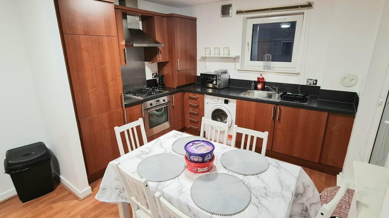 Lovely 3 Bedroom Apartment - Free Parking Эдинбург Экстерьер фото