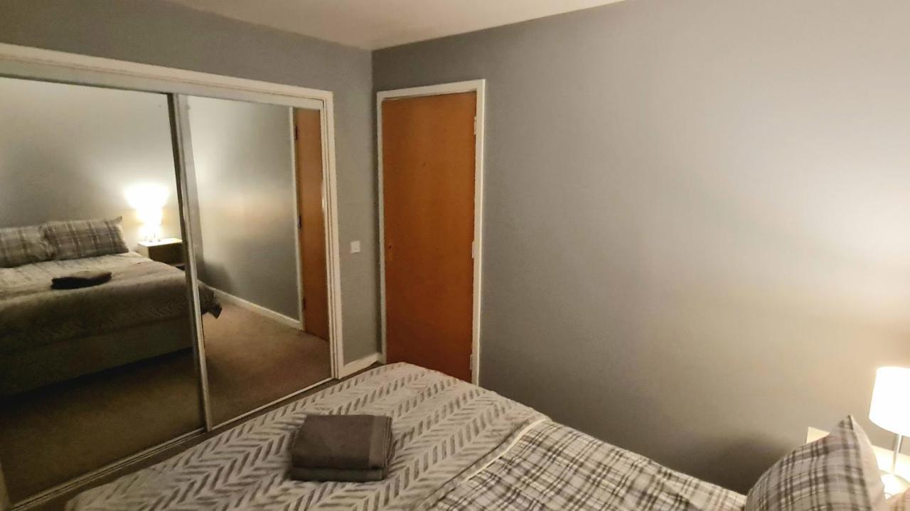 Lovely 3 Bedroom Apartment - Free Parking Эдинбург Экстерьер фото